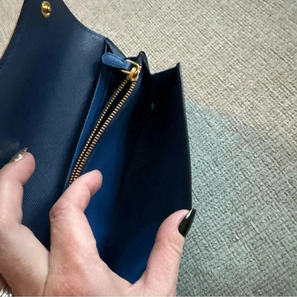 PRADA Saffiano Wave Continental Flap Wallet Bluette & Azzurro - Picture 8 of 15